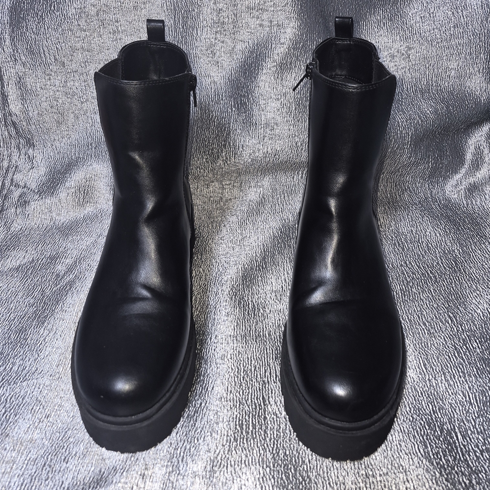 Arizona Jean Company Black Ankle Boots